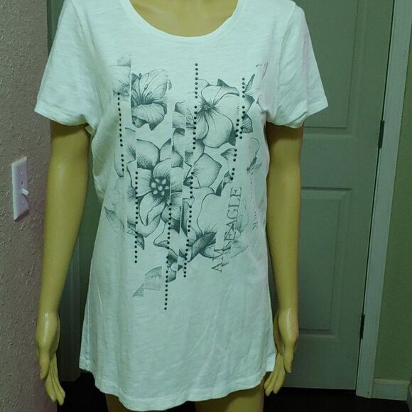 American Eagle Outfitters Tops - American eagle t shirt
